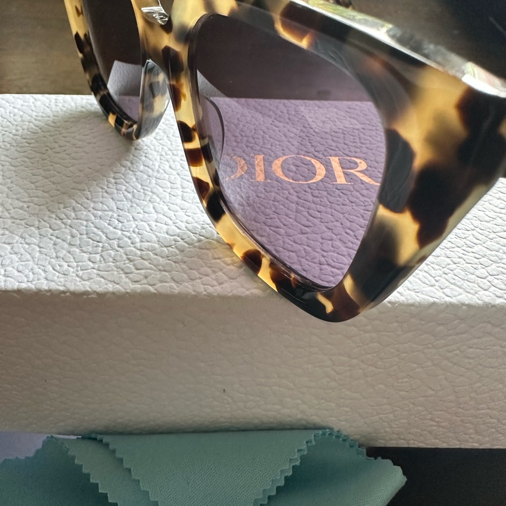 Dior Brown Square Sunglasses Bold Tortoiseshell Design - Picture 5 of 11